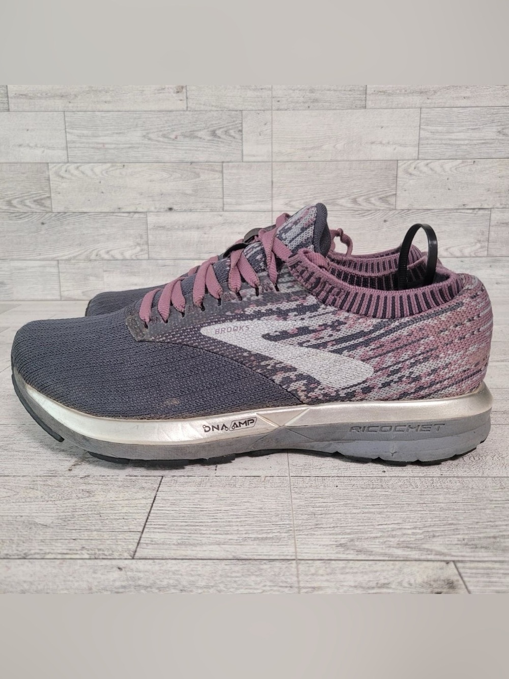 Women’s Brooks Ricochet Gray Purple Knit Running Athletic Sneakers Shoes Size 6